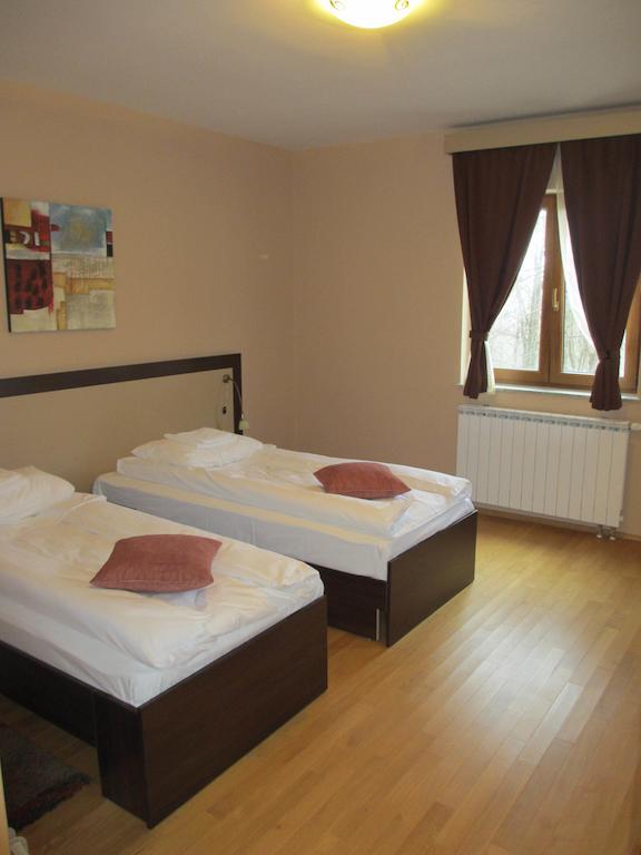 Apartments Manjan Krasno Polje Szoba fotó